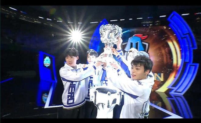 在现代足球 在现代足球