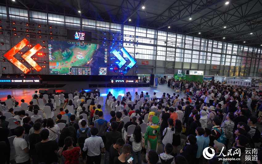 球迷们热切 球迷们热切