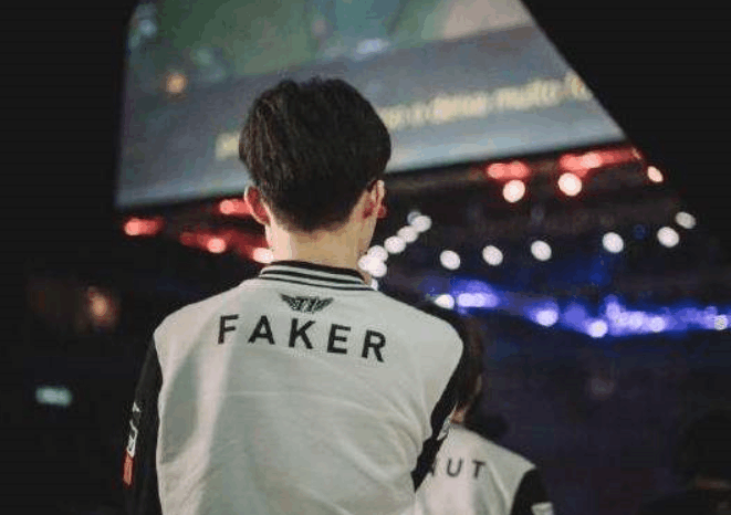 圣地亚哥教士队将贾斯丁·厄普顿交易至老虎，换取多名新秀